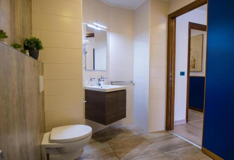 اتاق خانوادگی, B&b Il Bacio