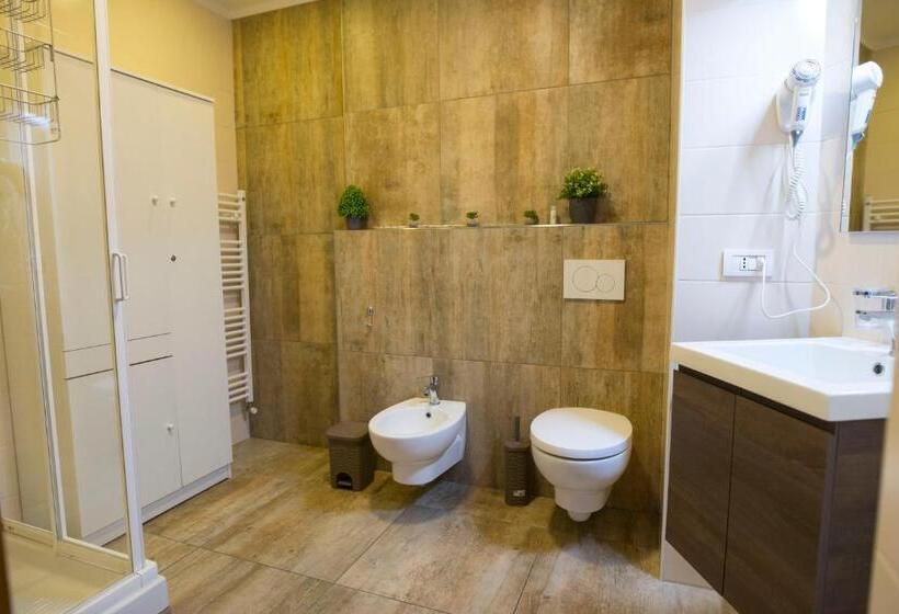 اتاق خانوادگی, B&b Il Bacio
