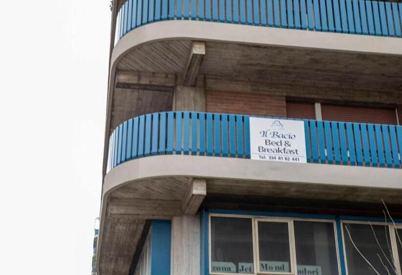 اتاق خانوادگی, B&b Il Bacio