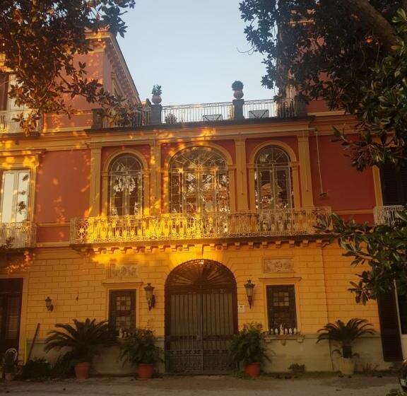 标准三人间, Caluga House