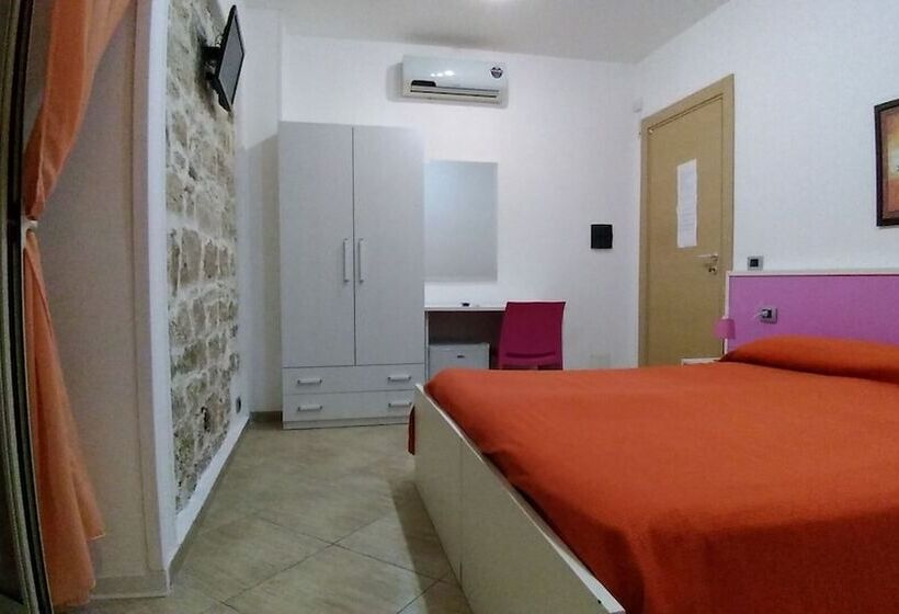 Номер Стандарт с Балконом, B&b L Antica Torre