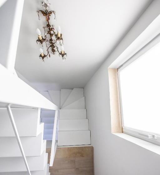 اتاق استاندارد سه نفره, Aruci B&b