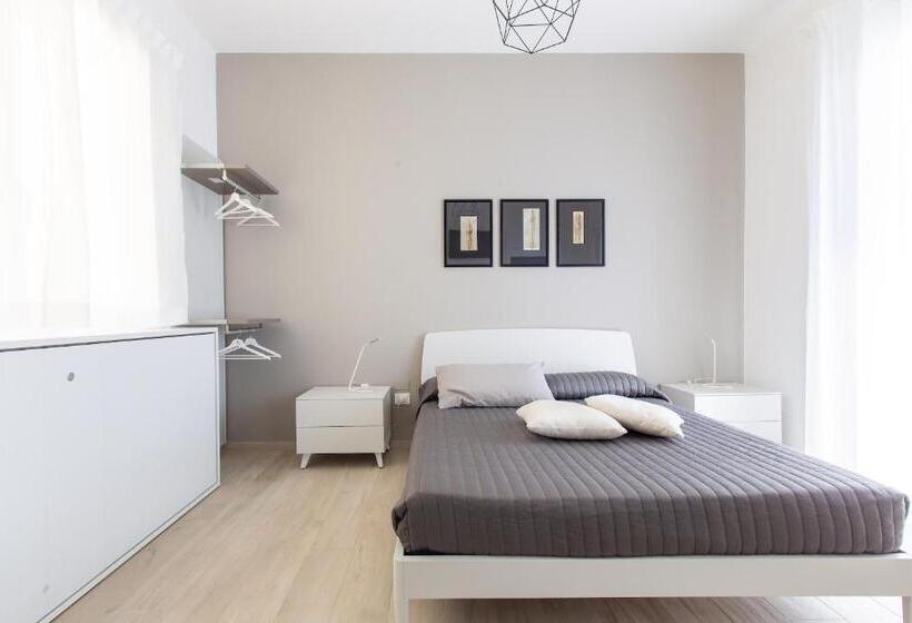 اتاق استاندارد سه نفره, Aruci B&b