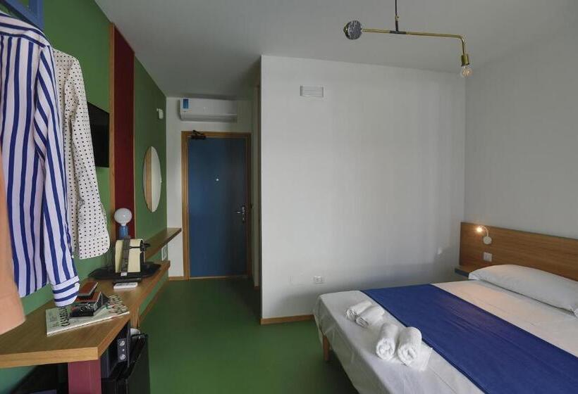 Трехместный Номер Deluxe Вид на Море, Senia_rooms_vista