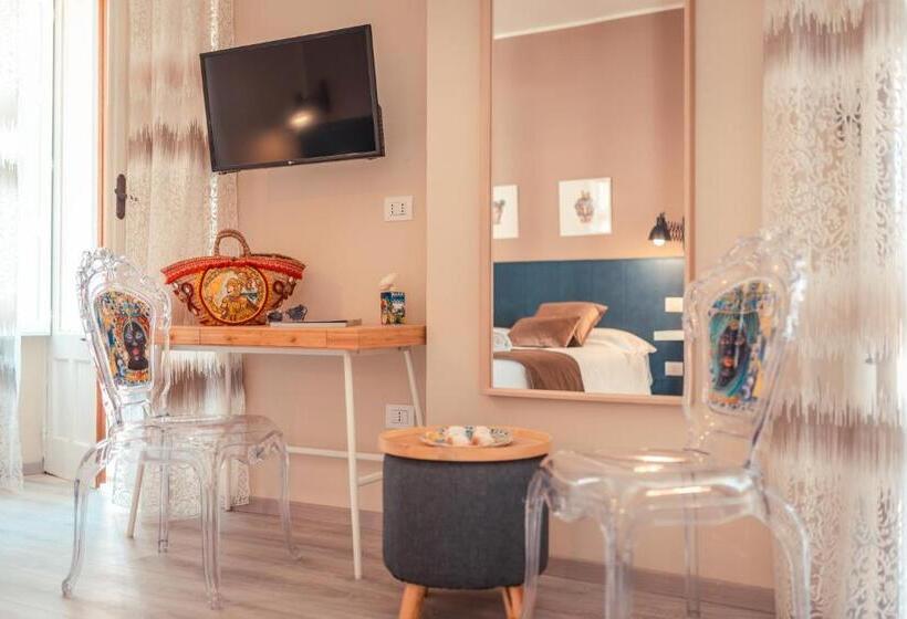 Полулюкс с Балконом, A Coffa Rooms