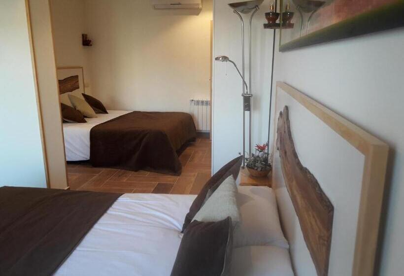 Семейный Полулюкс, Hostal Casa Barcelo