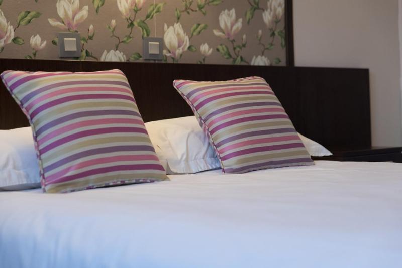 Апартаменты 2 Спальни, Logis Hostellerie De L Abbaye