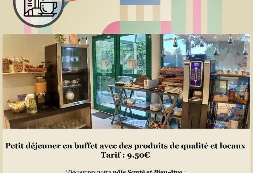 Номер Стандарт с Террасой, Logis Hôtel Du Château