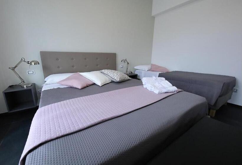 Четырехместный Номер Стандарт с Балконом, Sunrise B&b Sicilia Avola