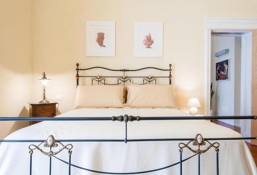 اتاق لوکس با بالکن, Turenum Apartment B&b