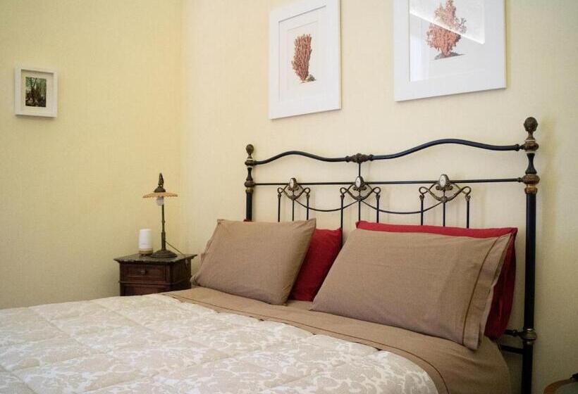 اتاق لوکس با بالکن, Turenum Apartment B&b