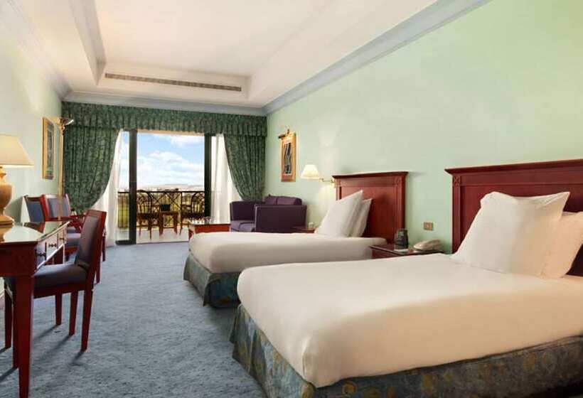 غرفة ديلوكس, Hilton Pyramids Golf