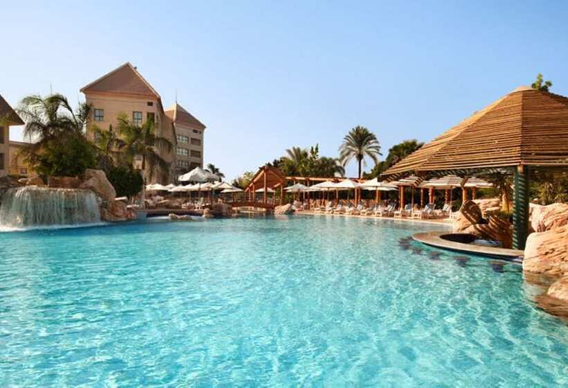 جناح ديلوكس, Hilton Pyramids Golf