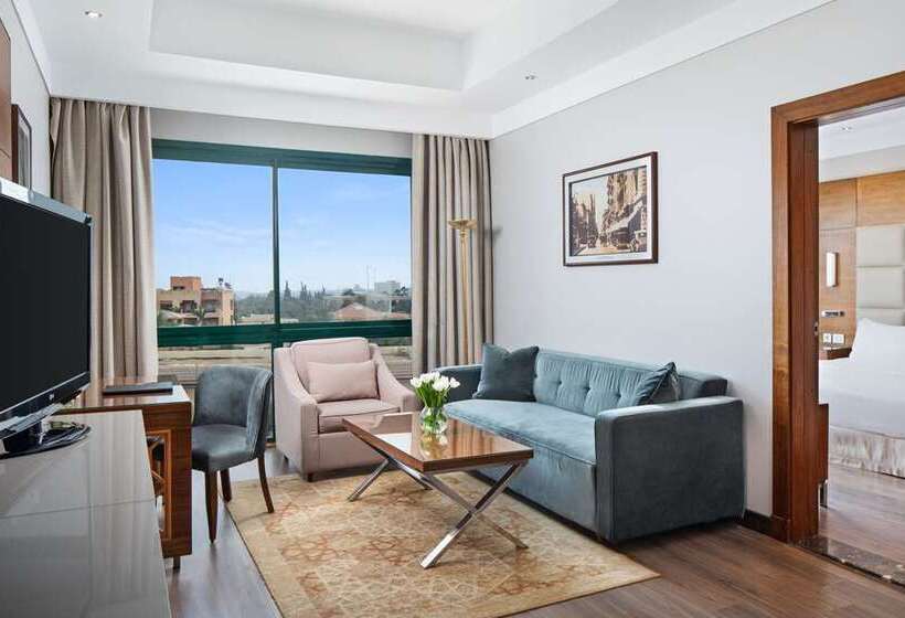 جناح جونيور إداري, Hilton Pyramids Golf