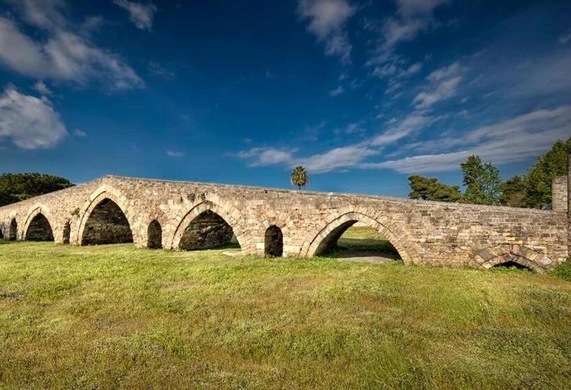 اتاق لوکس با تخت بزرگ, Suite Del Ponte Normanno