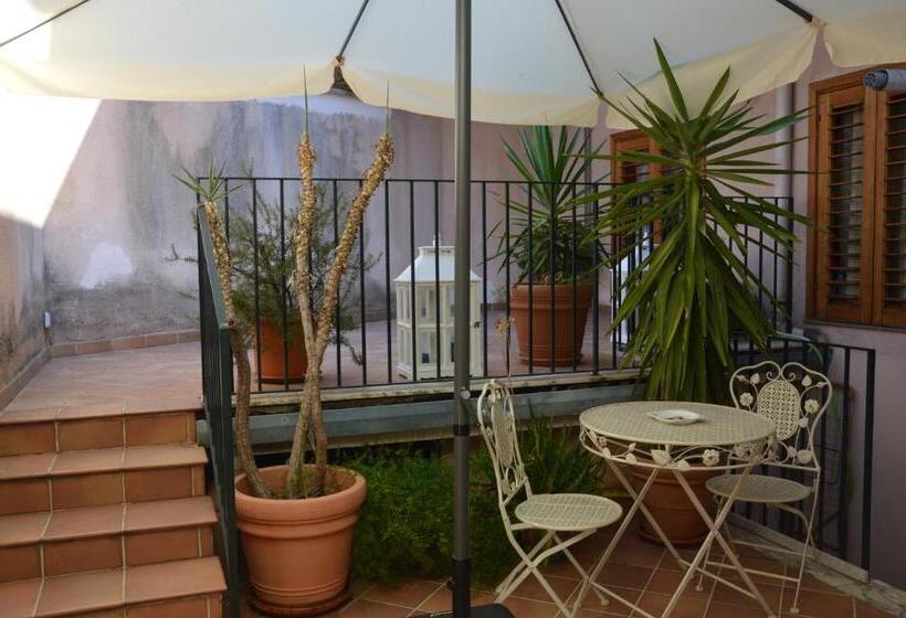 اتاق لوکس, B&b Vicolo Del Chiostro