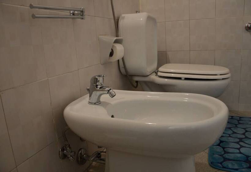 اتاق لوکس, B&b Vicolo Del Chiostro