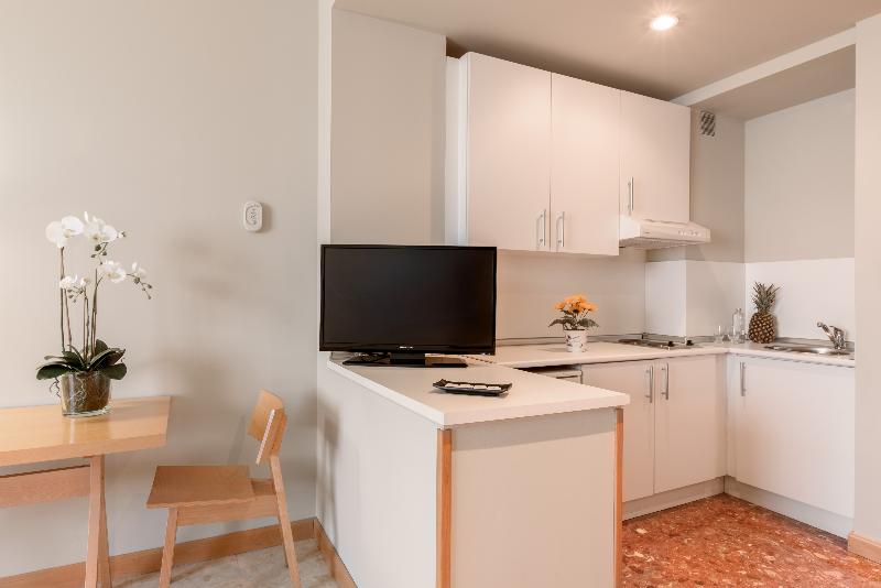 חדר סטנדרט לארבעה, Aparthotel Exe Campus San Mamés