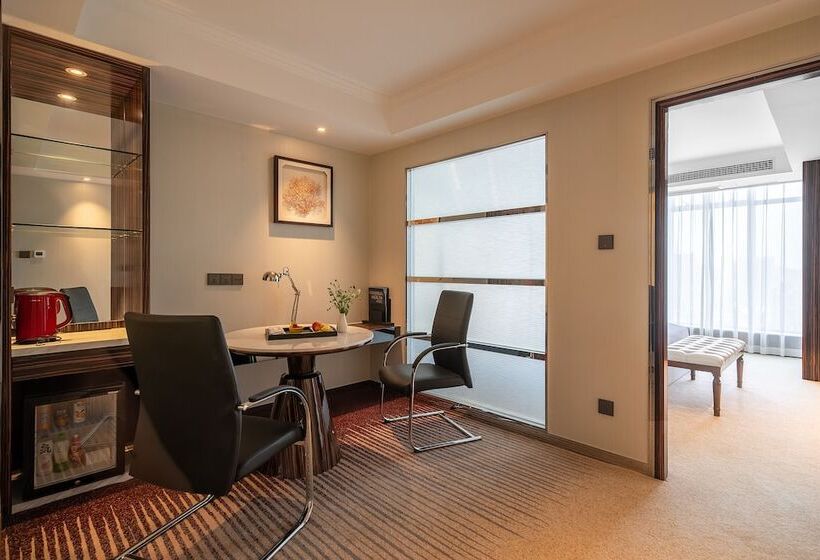 سوییت, Suning Universal Hotel All Suites