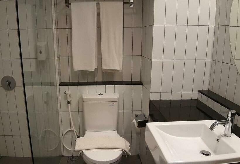 Номер Deluxe, Grand Cordela Hotel As Putra Kuningan