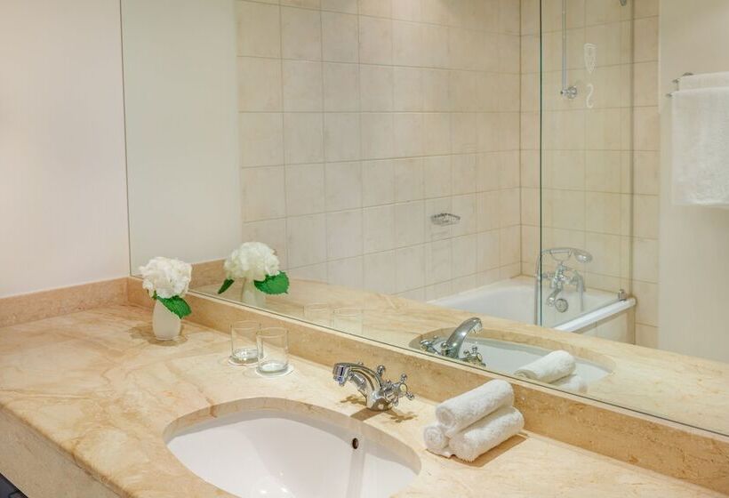 سوییت جونیور, Schlössle Hotel   The Leading Hotels Of The World