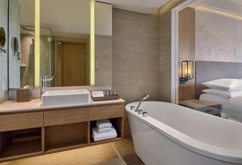 스탠다드 룸 1층, Phuket Marriott Resort & Spa Merlin Beach