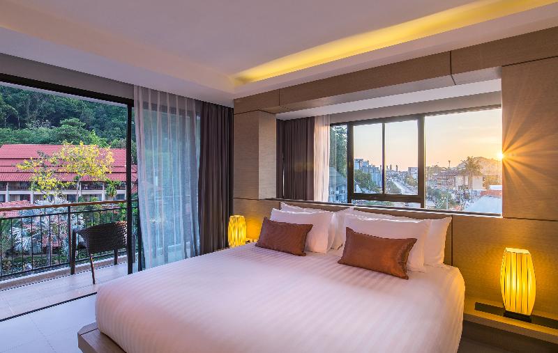 풀장 전망 디럭스 룸, Phuket Marriott Resort & Spa Merlin Beach