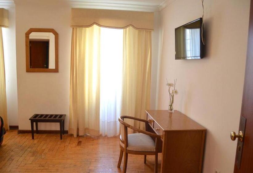 اتاق استاندارد سه نفره, Residencia Filipe