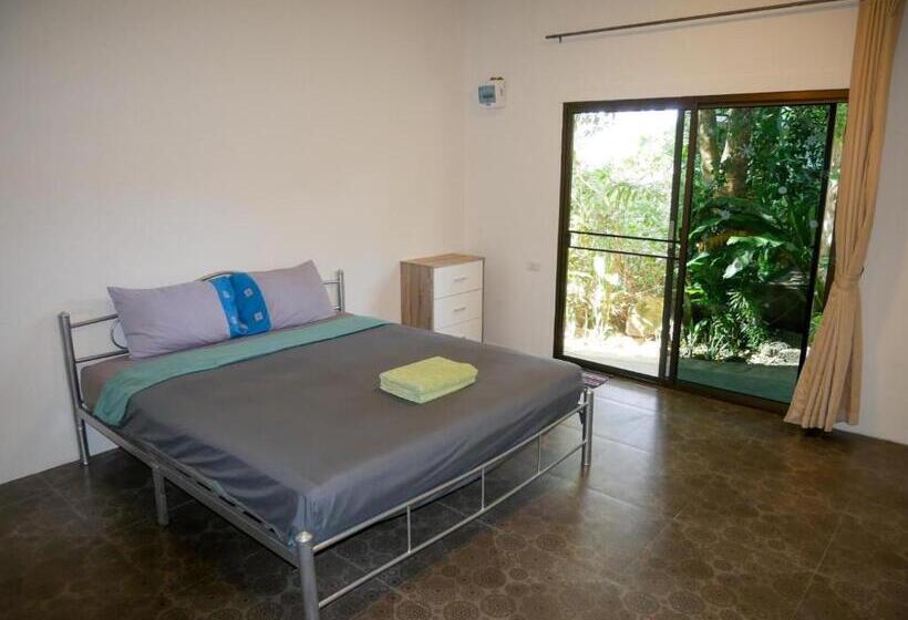 חדר אקונומי, Sleep Inn   Lonely Beach