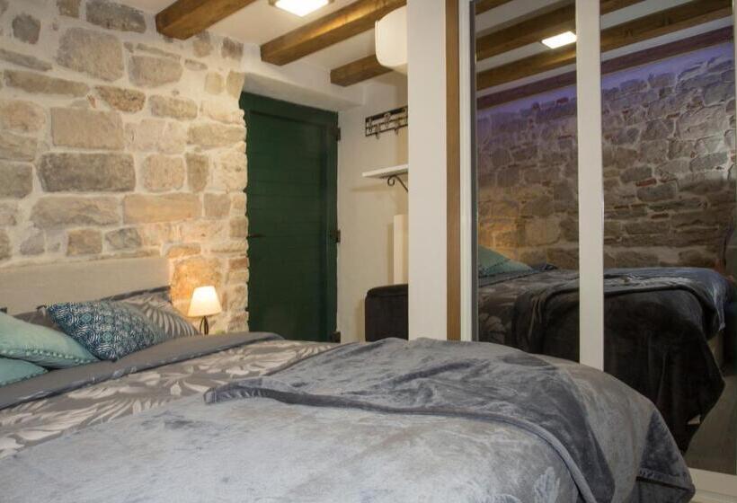 اتاق عادی, Old Center Cozy Room
