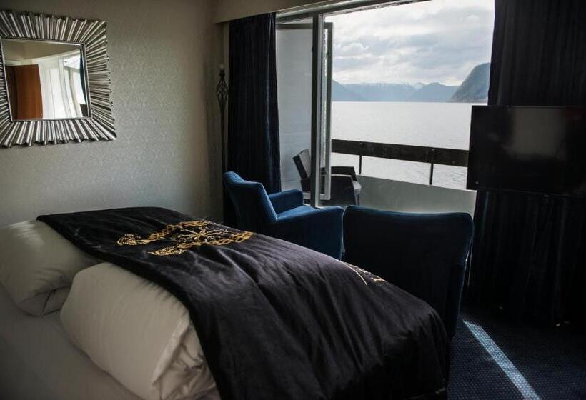 オーシャンビューデラックスルームバルコニー付き, Leikanger Fjordhotel   Unike Hoteller