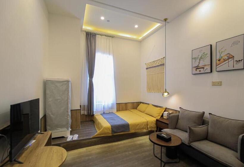 Quarto Estandar, Ruiya Apart
