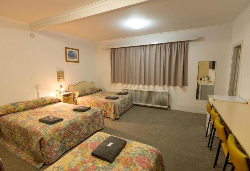 Семейный Номер, Billabong Motel