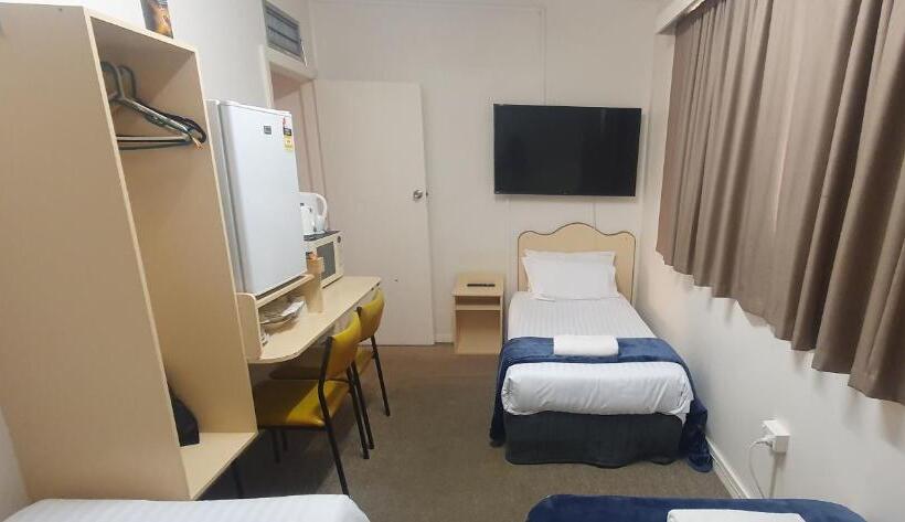Семейный Номер, Billabong Motel