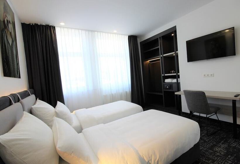 غرفة قياسية, Libarty Hotels