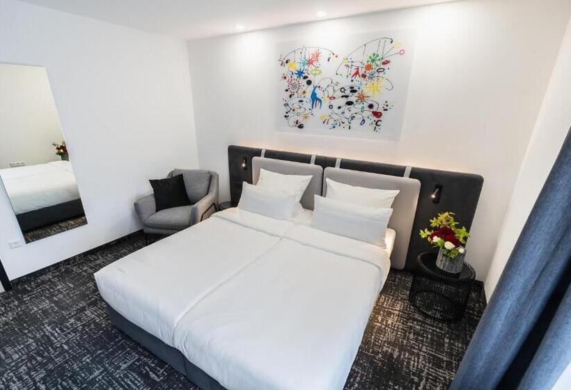 غرفة قياسية سرير كينج, Libarty Hotels