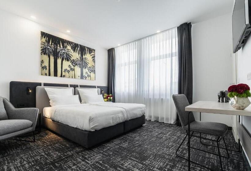غرفة سوبيريور سرير كينج, Libarty Hotels