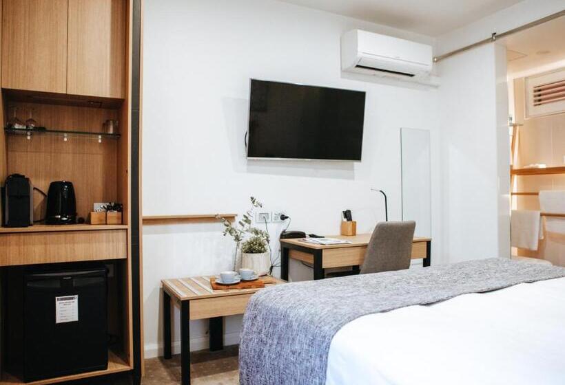 이그제큐티브 룸, Astor Inn