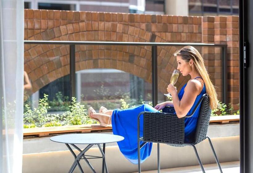 프리미엄 스위트, Skye Suites Sydney