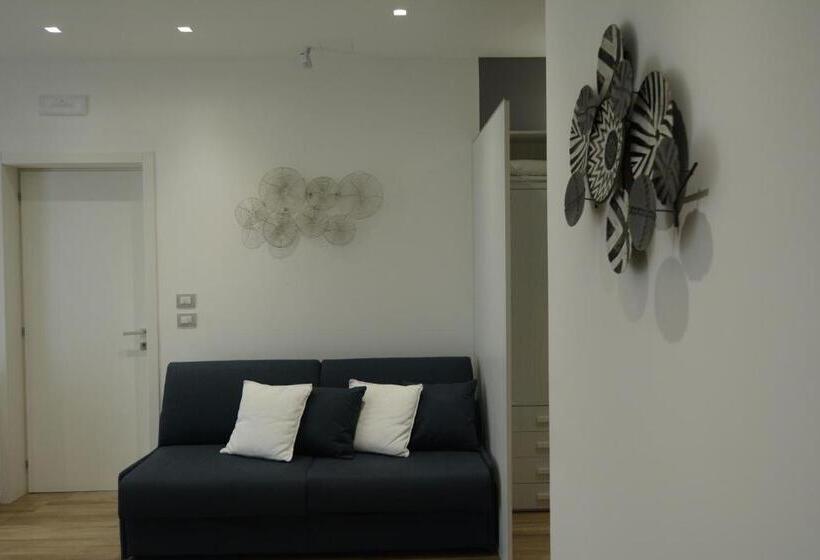 デラックスの４人部屋, La Casa Di Frank