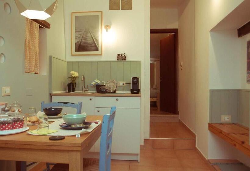 Студия Deluxe, La Finestra Sul Cortile