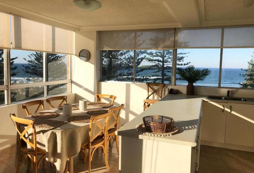 Superior 3-bedroom flat with a view, Oceania On Burleigh Beach