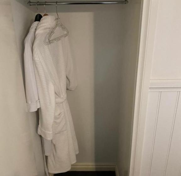 패밀리 스위트, Creek Cottage Bed And Breakfast Traralgon