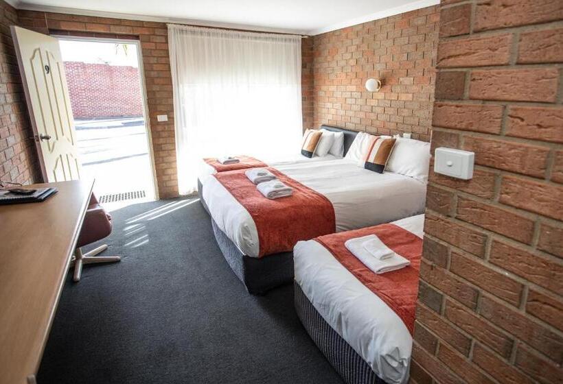 Семейный Номер, Moama Motel