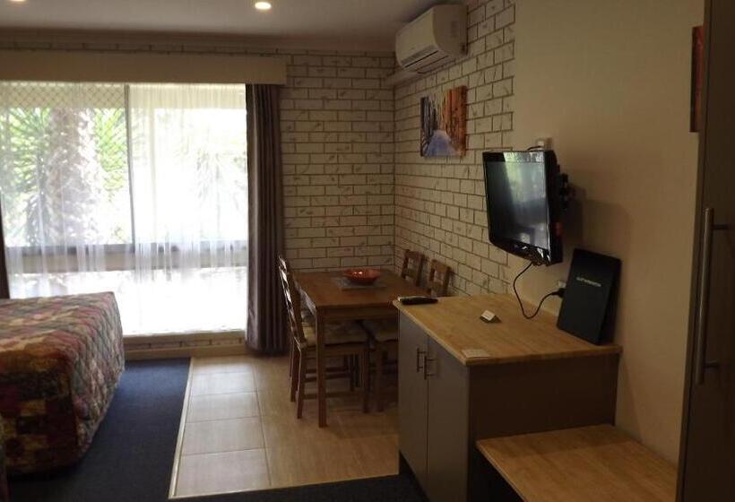 Семейный Номер, Culcairn Motor Inn