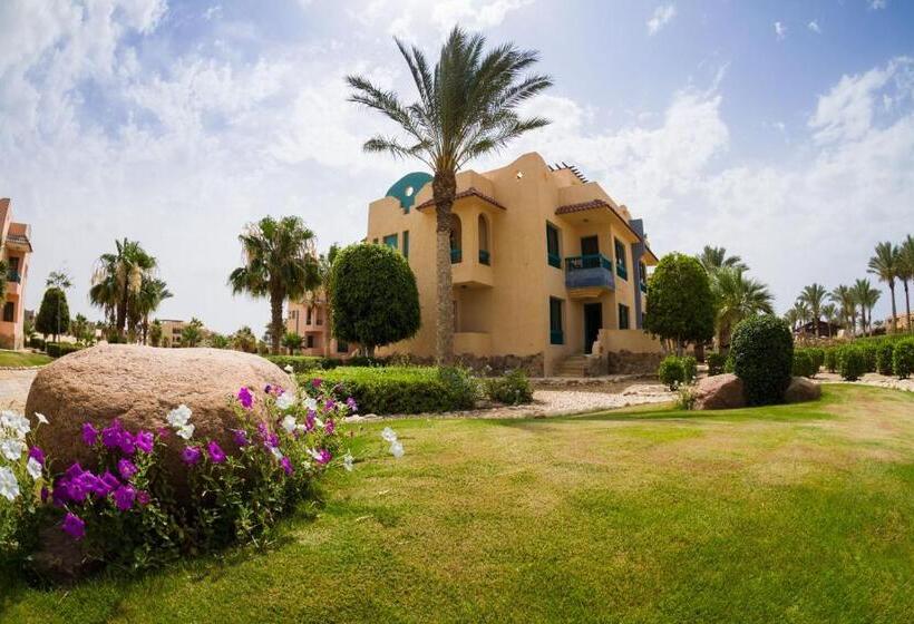 اتاق استاندارد سه تخته با چشم‌انداز باغ, Green Sudr Resort