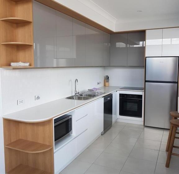 침실 3개 아파트, Athena Studio Units