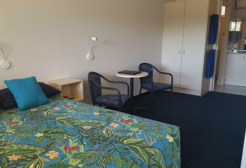 디럭스 룸, Fourth Avenue Motor Inn