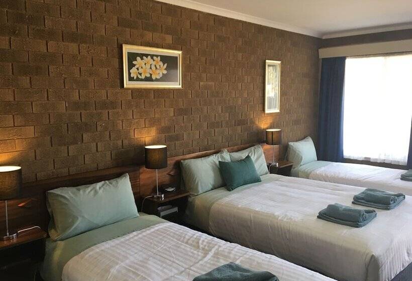 Семейный Номер, Camellia Motel