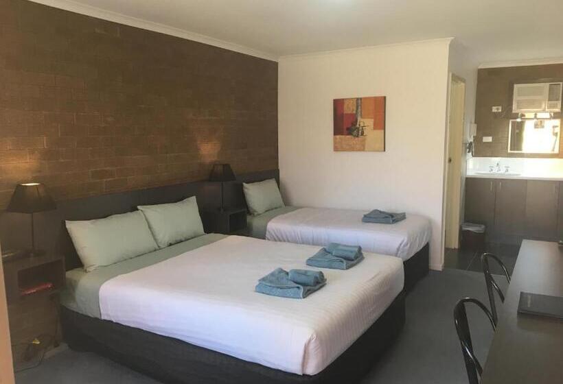 Семейный Номер, Camellia Motel
